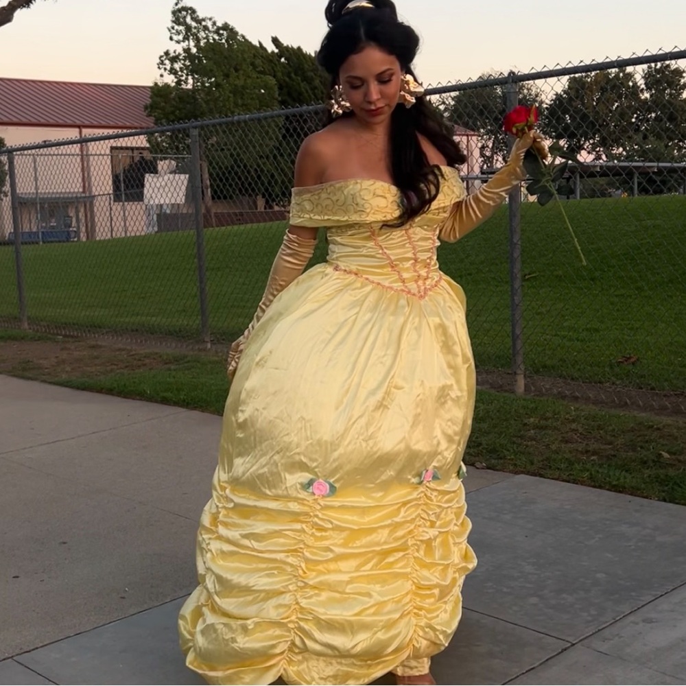 Belle costume